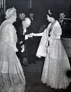 queen visits prime minister